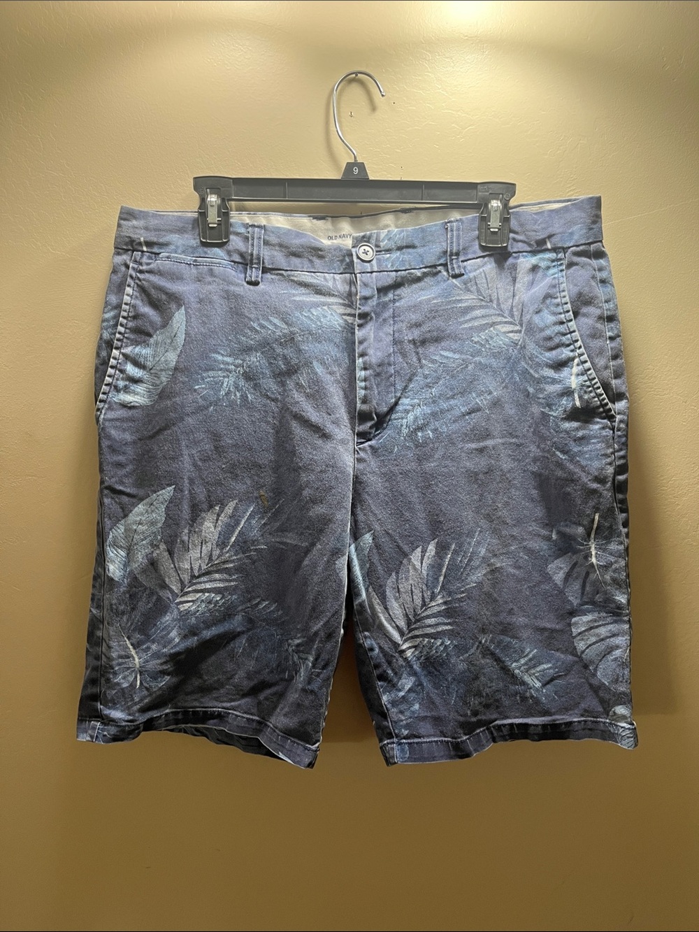 Old Navy Blue Leaf-Print Flat Front Men's Shorts